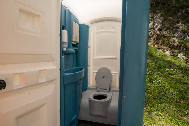 Portable Toilet Options We Offer in Fruitland, IA